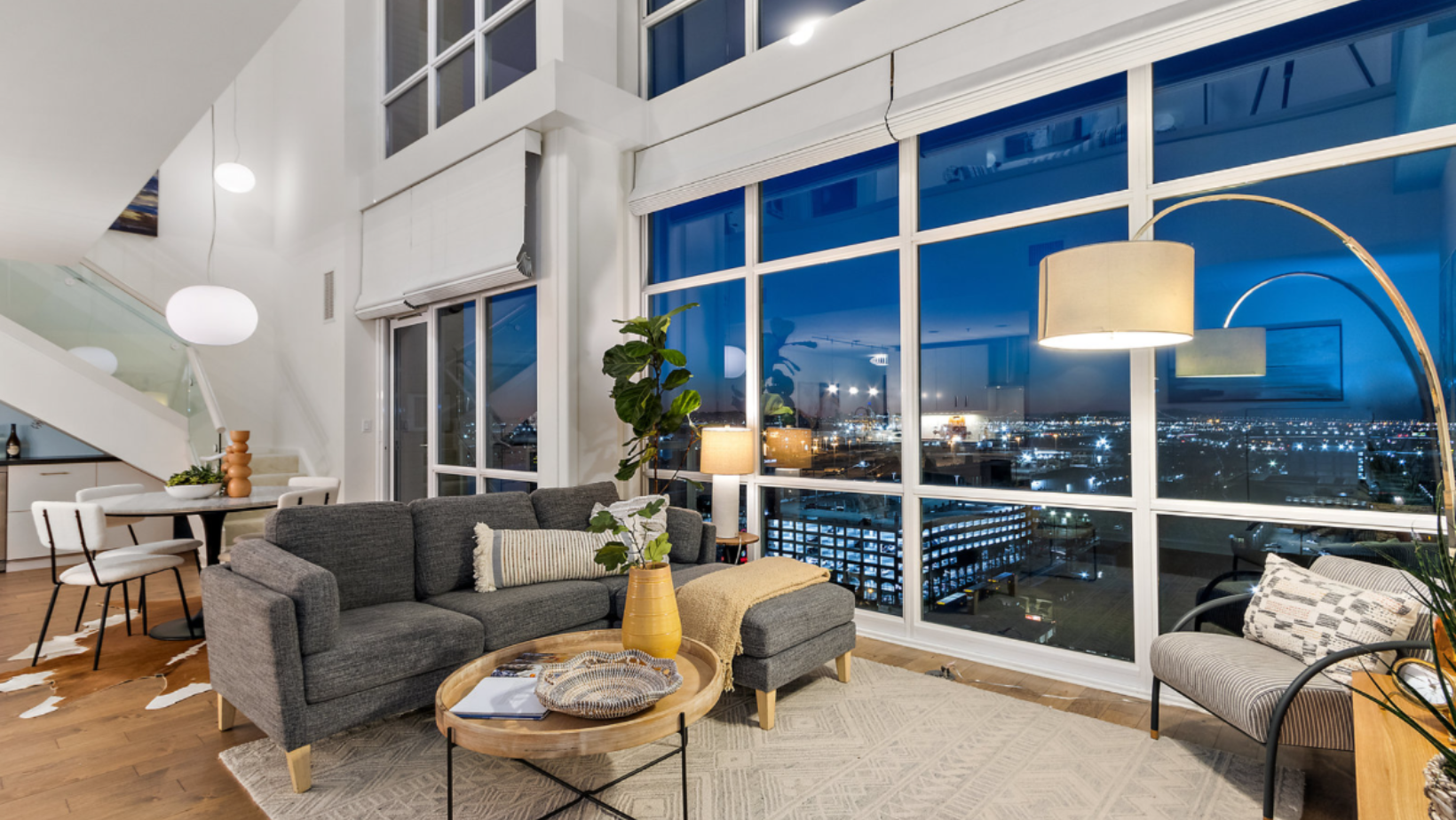 Steph Curry's Former Bay Area Penthouse in Oakland Listed for $1.7 - Penthouse Apartments In Downtown Oakland