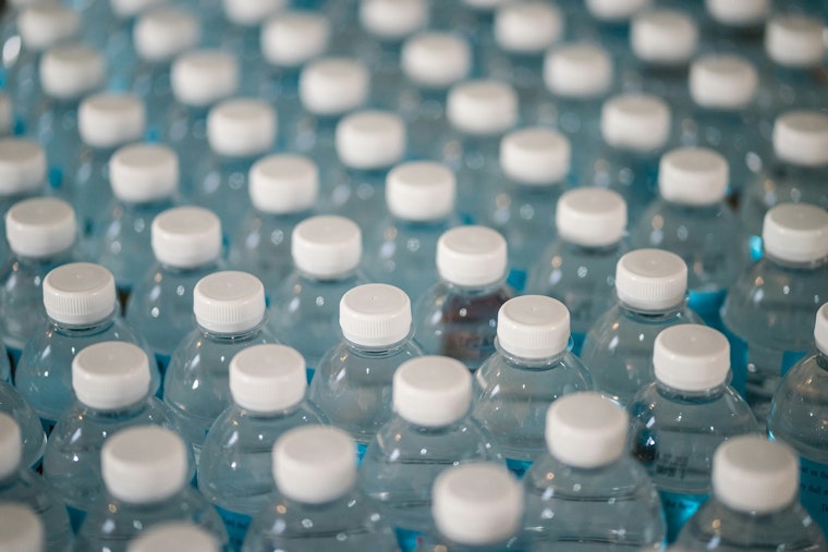 Studies by Columbia and Rutgers Universities Uncover Nanoplastic Contamination in Popular Bottled Water Brands