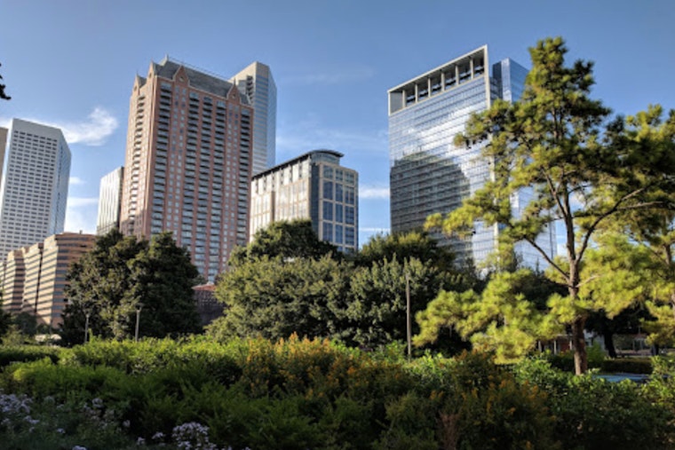 Sunny Skies Ahead in Houston Before Weekend Shower Chances Rise, Says National Weather Service