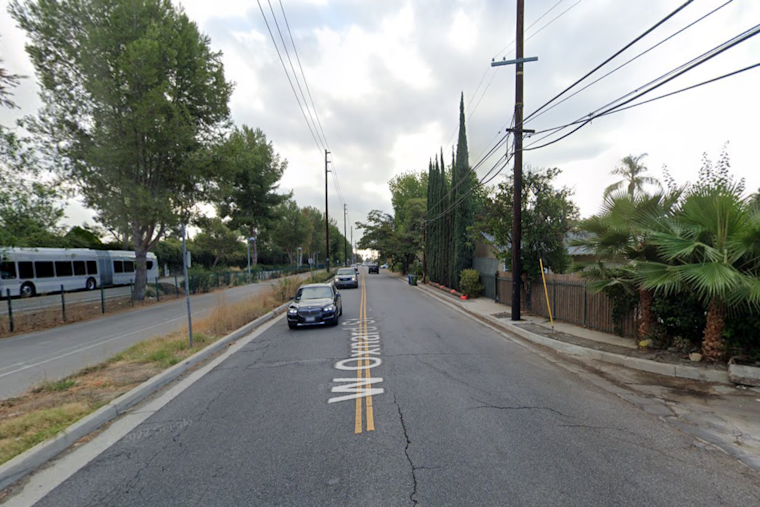 Tarzana Roads Transformed into Waterways as LAFD Rescues Stranded Motorists Amid Floods