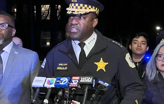 Teen Killed, Two Others Wounded in Chicago Neighborhood Shooting; Mayor Pledges Action as City Mourns