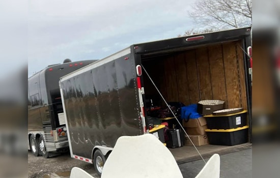 Tempe’s Roger Clyne & The Peacemakers Urge Fans to Help Locate Stolen Trailers With Band Equipment