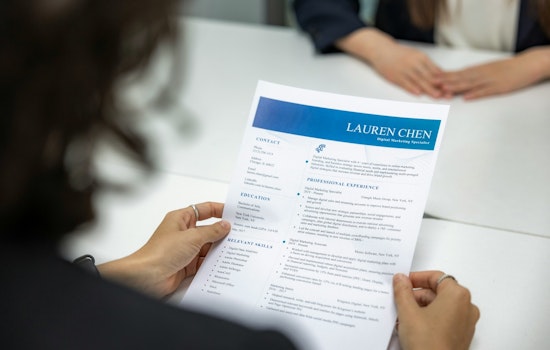 Texas Anticipates Robust Job Growth in 2024, Adds 283,500 Positions Amid Economic Resilience