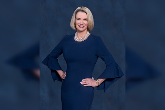 Texas Land Commissioner Accuses Houston Housing Authority of Cheap Tech Sales to Staff