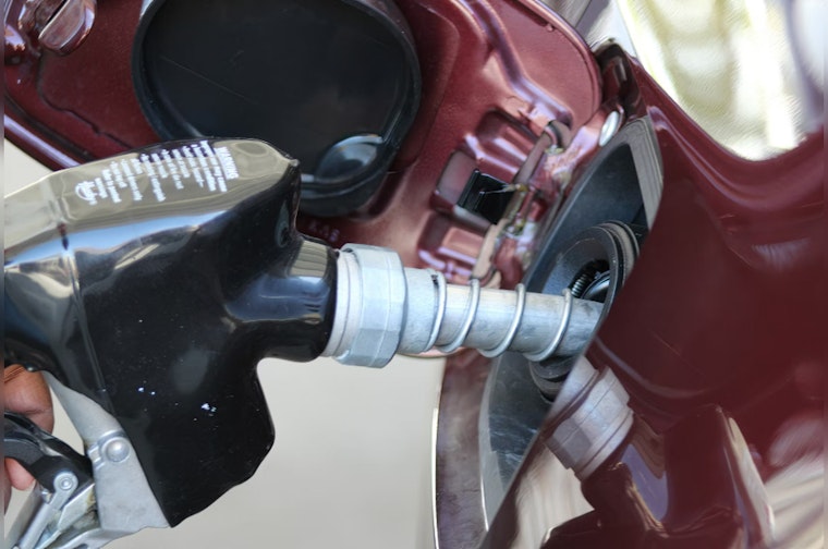 Texas Titans Chevron, Exxon Mobil on Edge as Middle East Mayhem Menaces Market