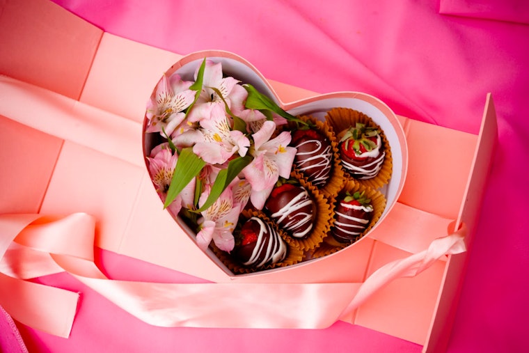 The Joys of Being Unattached on Valentine’s Day