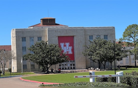 UH Students Clash With Administrators Over Fee Allocation to Athletics Versus Support Services