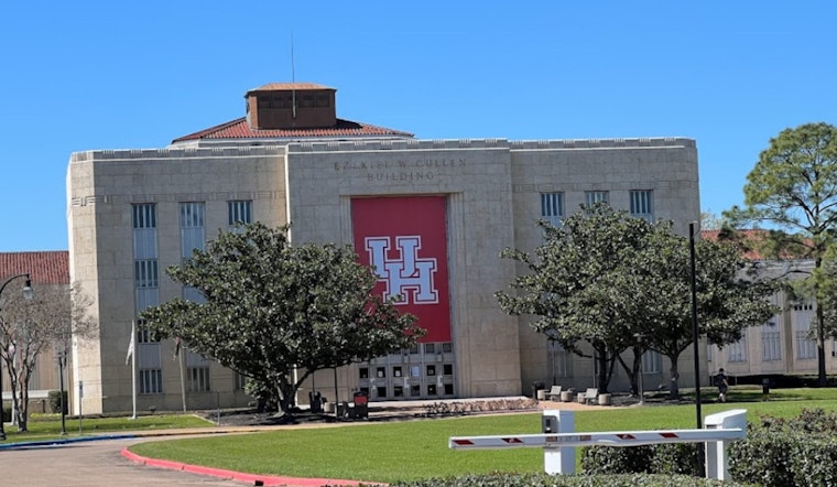 UH Students Clash With Administrators Over Fee Allocation to Athletics Versus Support Services