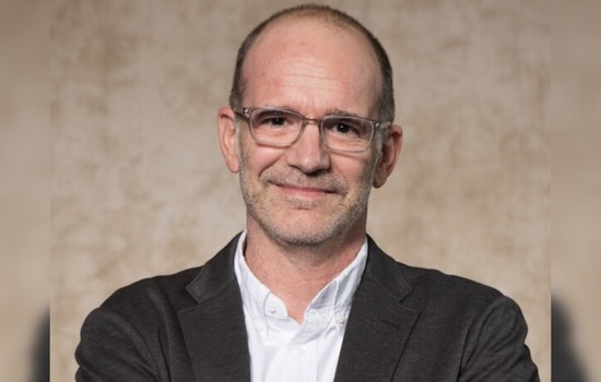 UT Austin Sociologist Javier Auyero Awarded Distinguished Scholar Title by Guggenheim Foundation for Research on Police-Drug Cartel Nexus