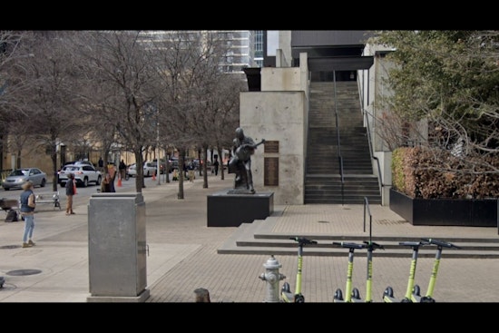 Willie Nelson Statue in Downtown Austin Defaced with Graffiti, Promptly Cleaned by Local Crews