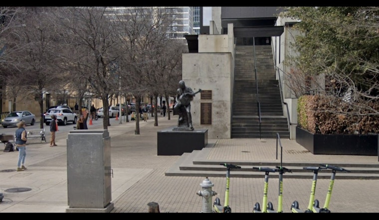 Willie Nelson Statue in Downtown Austin Defaced with Graffiti, Promptly Cleaned by Local Crews