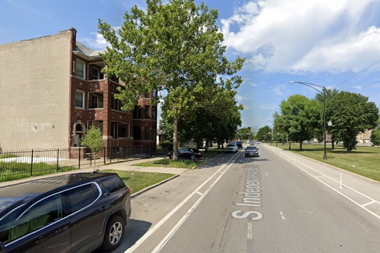 1 Injured, 20 Displaced as Late-Night Blaze Ravages Chicago's Lawndale Apartment Building