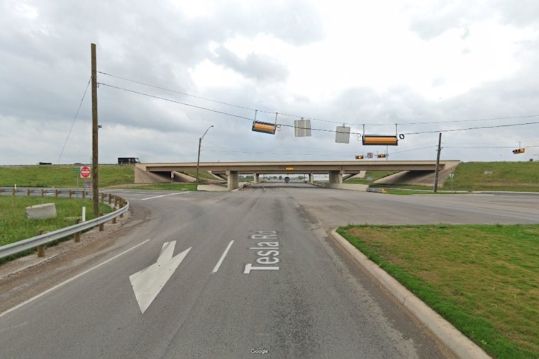 3 Killed in State Highway 130 Crash as Vehicle Plummets onto Tesla Road in Travis County