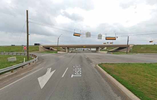 3 Killed in State Highway 130 Crash as Vehicle Plummets onto Tesla Road in Travis County