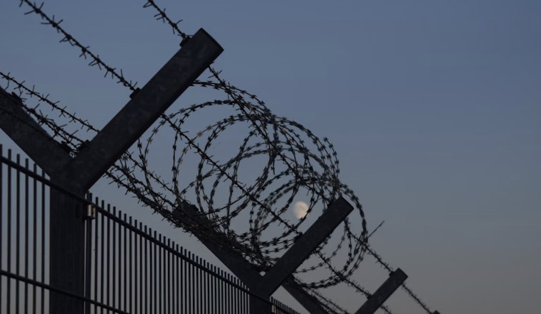 5th Circuit Halts Texas' Controversial Migrant Arrest Law as Supreme Court Hearings Spark First Amendment Debate in San Antonio