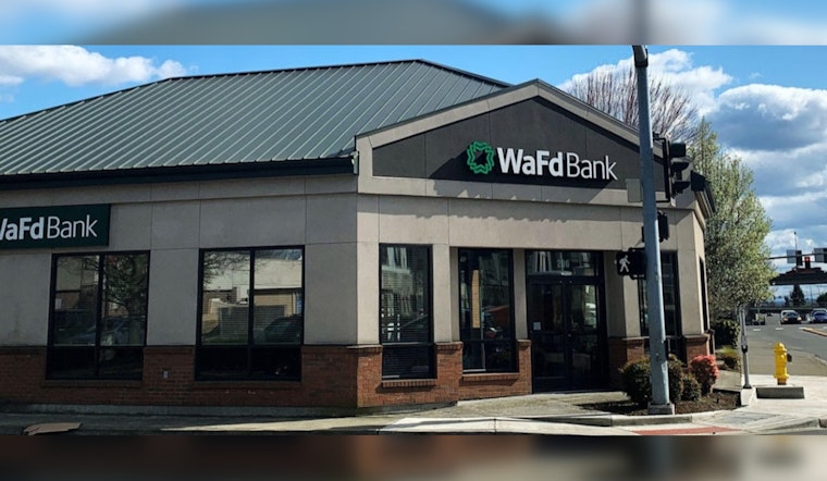 Auburn Police Launch Manhunt for Suspect in Daylight Bank Robbery at WaFd