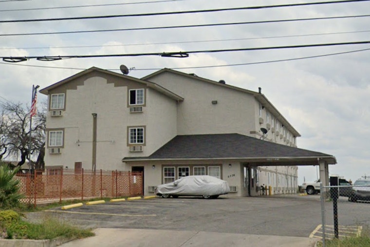 Authorities in Leon Valley Search for Suspect Accused of Motel Arson near San Antonio
