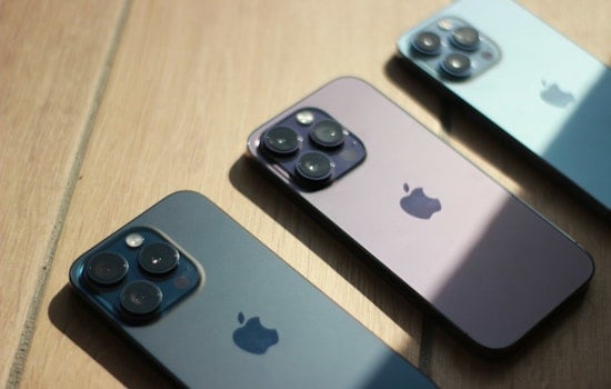 Big Apple in a Jam: U.S. and 16 States Bite Back with Antitrust Suit Against Cupertino Giant