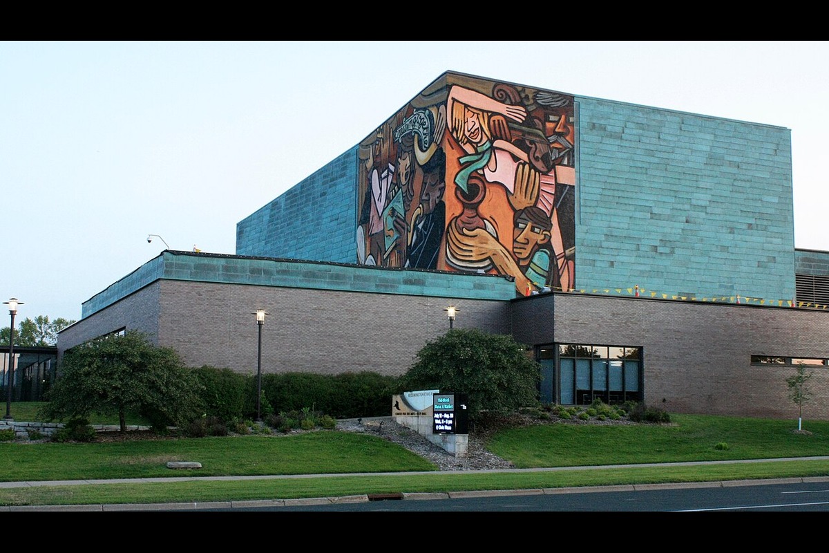 Bloomington Center for the Arts Seeks Volunteers, Offers Free