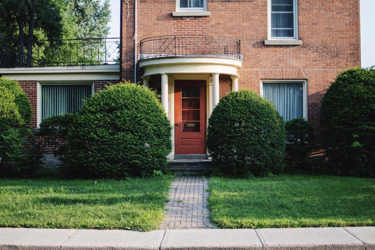Boston Police Issue Alert on Paving Scams Targeting Elderly Residents with Fraudulent Home Repairs