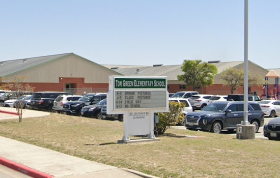 Central Texas Community Rallies to Support Buda School After Fatal Bus Crash in Bastrop County