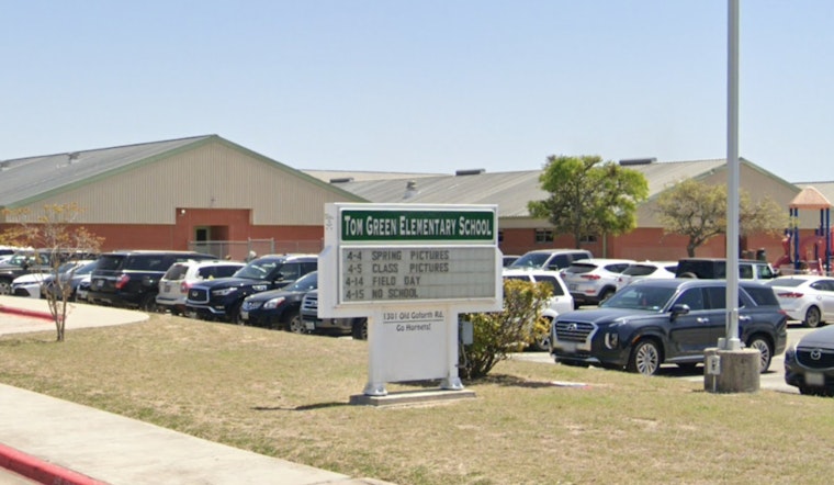 Central Texas Community Rallies to Support Buda School After Fatal Bus Crash in Bastrop County