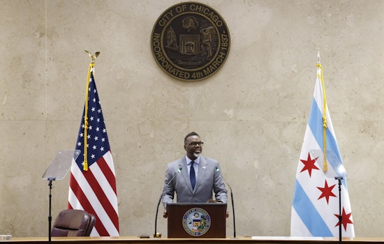 Chicago Advances Ordinance for Greater Transparency on Migrant Shelter Evictions Amidst Controversy