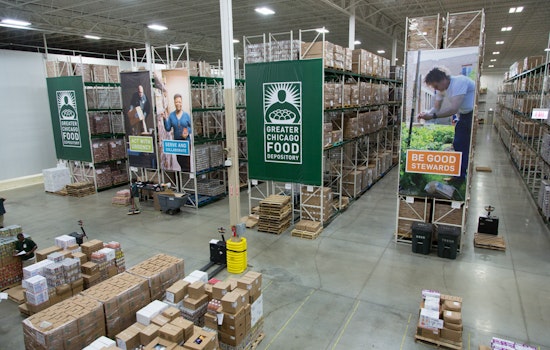 Chicago Food Pantries Wrestle with Soaring Demand Amid Migrant Influx