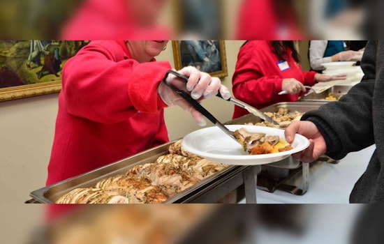 Chicago Migrants Criticize Shelter Food Quality Despite City's Multi-Million Catering Efforts