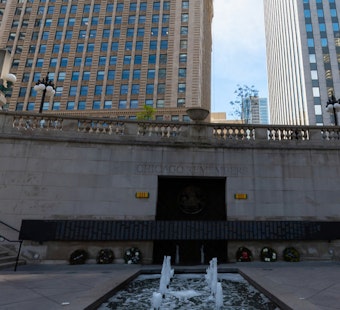 Chicago Moves to Restore Faded Names on Vietnam Veterans Memorial Along Riverwalk