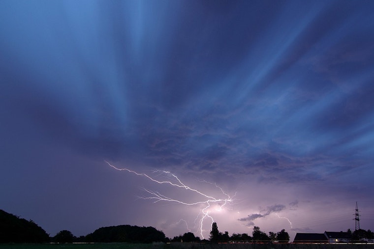 Chicago on Alert for Severe Weather with Thunderstorms and Hail Threats Forecasted