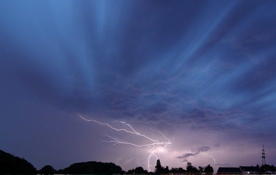 Chicago on Alert for Severe Weather with Thunderstorms and Hail Threats Forecasted