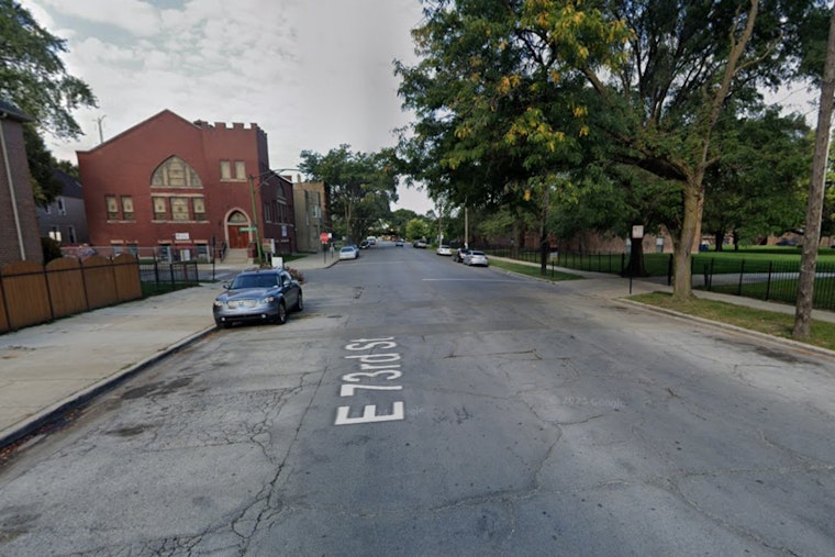 Chicago Police Issue Alert for Armed Robberies in Grand Crossing, Urge Vigilance and Detailed Reporting
