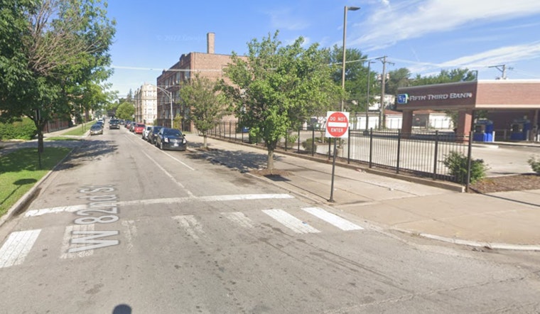Concealed Carry License Holder Exchanges Gunfire with Suspected Robber in Chicago, Leaving One Dead