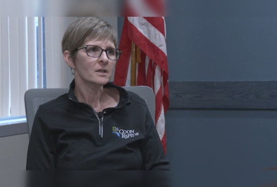 Coon Rapids Police Deploy Social Worker to Front Lines, Offer Drop-In Help at Local Library
