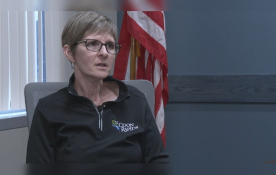 Coon Rapids Police Deploy Social Worker to Front Lines, Offer Drop-In Help at Local Library