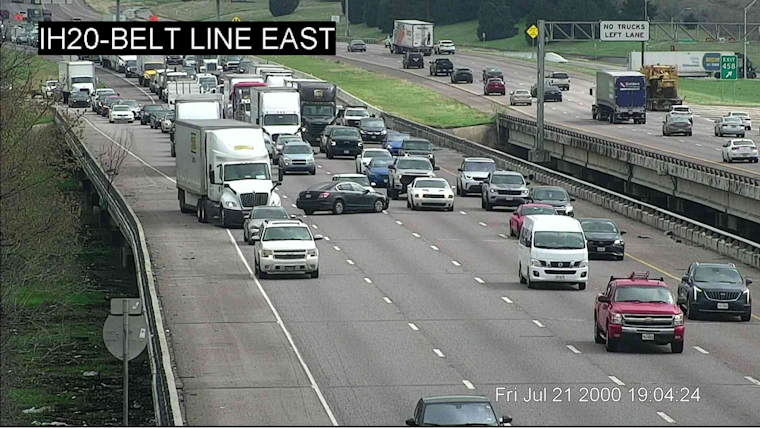 Dallas Commuters Delayed, Multi-Vehicle Crash on I-20 Causes Significant Congestion