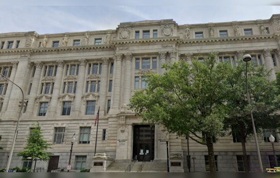 D.C. Council Caps Restaurant Service Charges at 20%, Mandates Transparency for Patrons