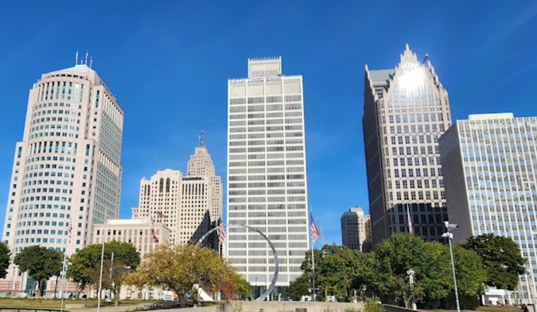 Detroit Braces for Weekend Showers with 80% Rain Probability and Gusty Conditions