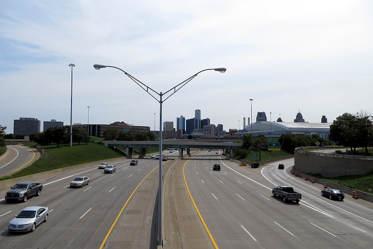Detroit Explores Reconnecting Downtown and Midtown: $4 Million Study to "Cap" I-75 Underway