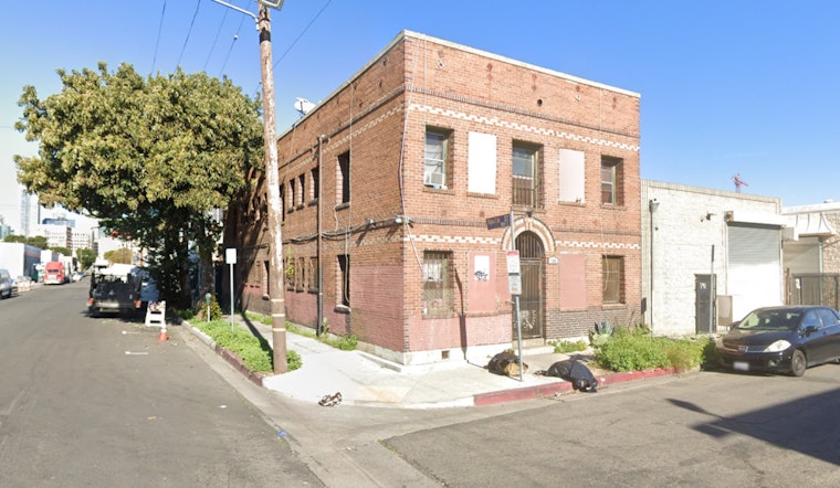 Downtown LA Firefighters Quickly Extinguish Apartment Blaze, No Injuries Reported