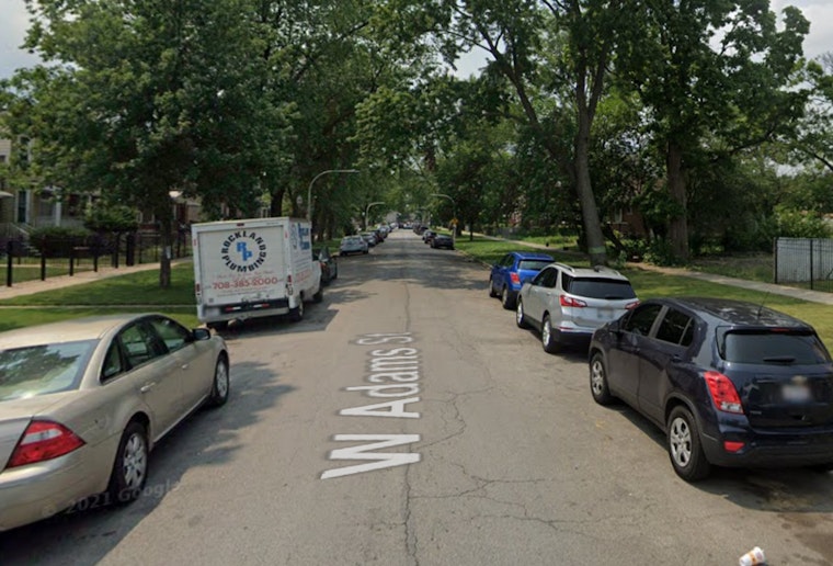 Early Morning Blaze Displaces 11 on Chicago's West Side; No Injuries Reported