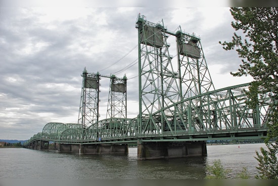 Emergency Repairs on I-5 Bridge Joint Prompt Swift Action, Delays in Portland