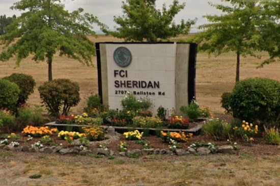 Ex-Guard at Oregon Federal Prison Sentenced to 15 Months for Smuggling Contraband