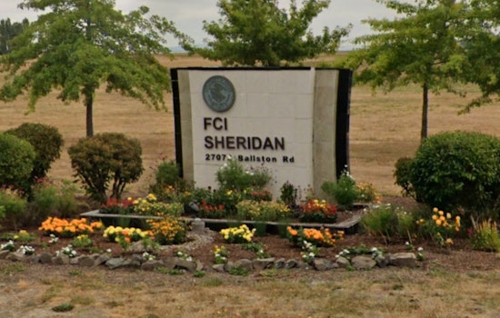 Ex-Guard at Oregon Federal Prison Sentenced to 15 Months for Smuggling Contraband