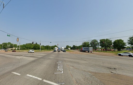Fatal Car Crash at Memphis Intersection Claims Driver's Life, Police Investigate Overnight Incident