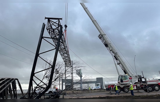 Fatal Tractor-Trailer Blaze on I-10 in Baytown, Texas Prompts Extended Road Closure