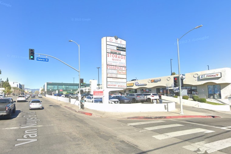 Firefighters in Van Nuys Rapidly Extinguish Intense Commercial Building Blaze; No Injuries Reported