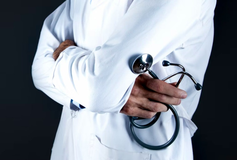 Former Antelope Valley Doctor Sentenced to Over 3 Years for Illegally Issuing Prescription Drugs