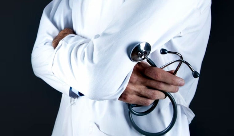 Former Antelope Valley Doctor Sentenced to Over 3 Years for Illegally Issuing Prescription Drugs